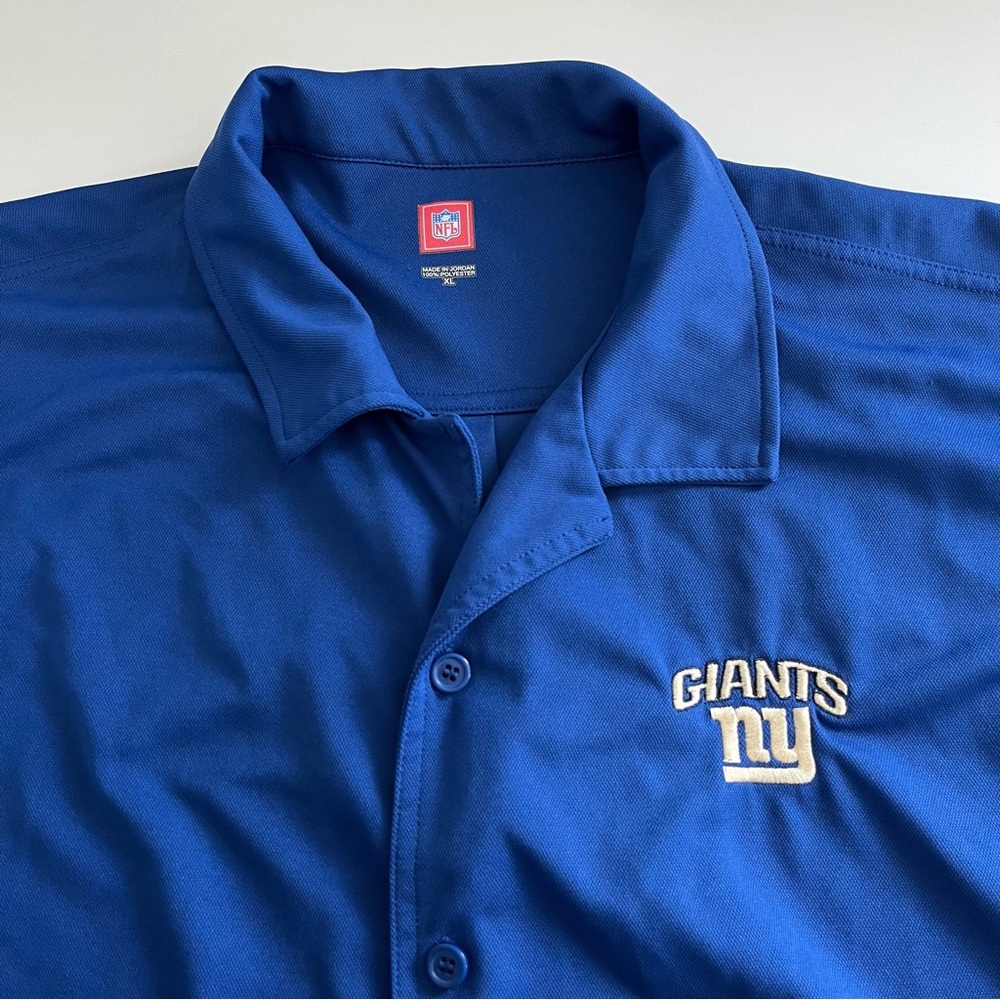 New York Giants Men’s Short Sleeve Button Down Shirt Blue XL NFL football